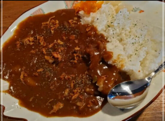 仲本工事の嫁じゅんかカレー店